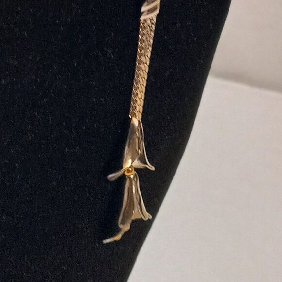 Avon Flower Lily Bell Lariat Necklace - Picture 3 of 6